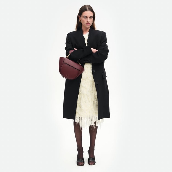 Wandler Medium
Hortensia Burgundy Shoulder Bag - Picture 4 of 7